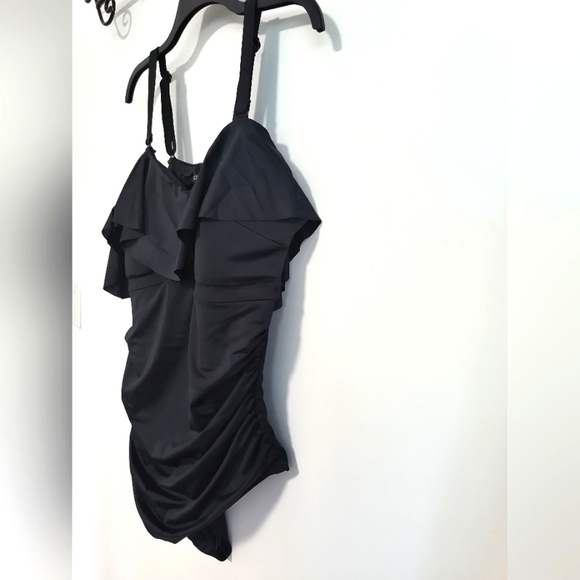 City Chic Ruffles' Women One Piece Swimsuit / Size 14 - Picture 5 of 12